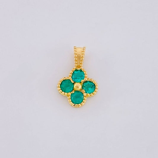 Dije Flor Esmeralda 39Pts 0.8 g / 1/2 in Oro Amarillo 18K