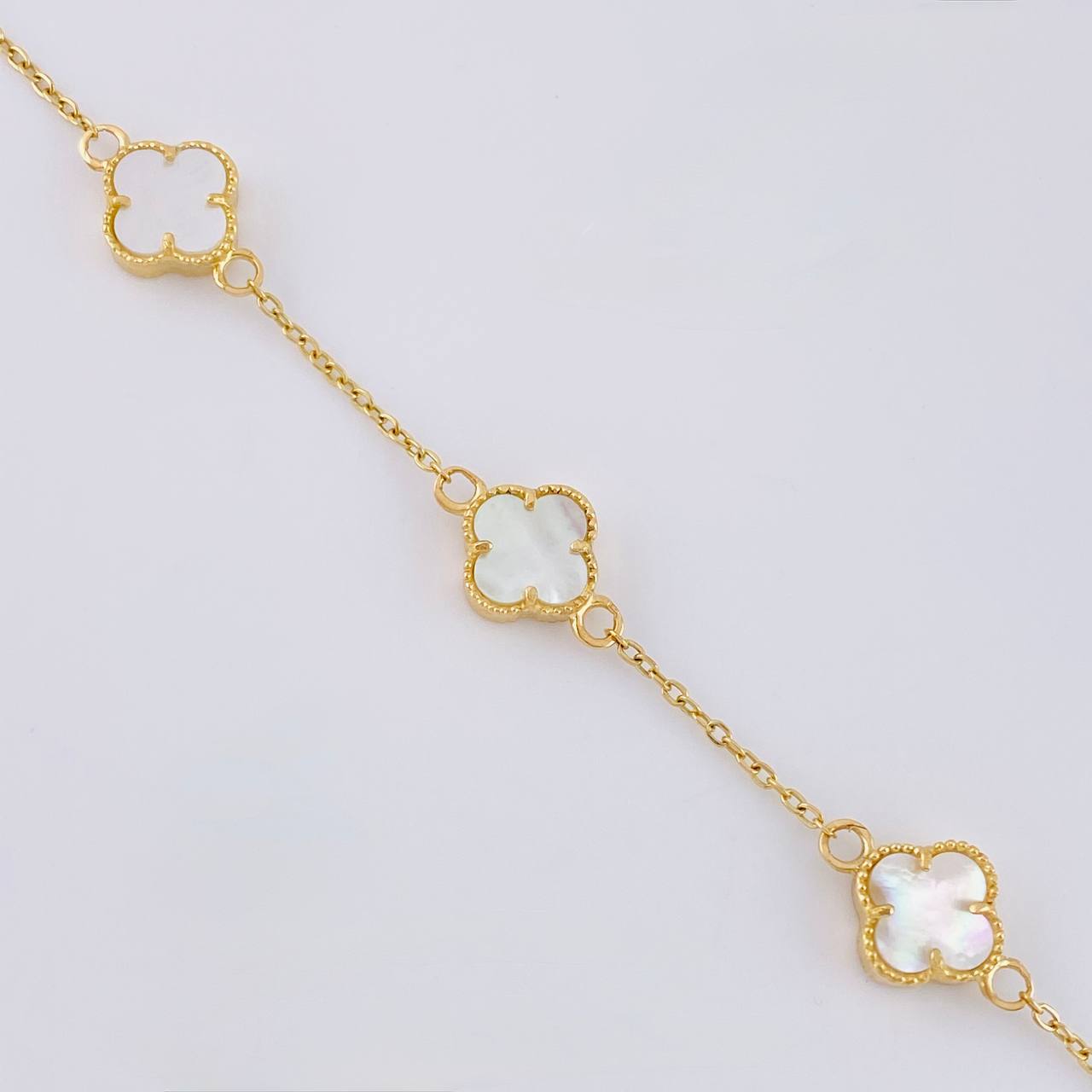 Pulso Modulable Aro Seguido Trebol 4.75 g / 6 3/4 in - 6 1/4 in / 1.3 mm Oro Amarillo 18K