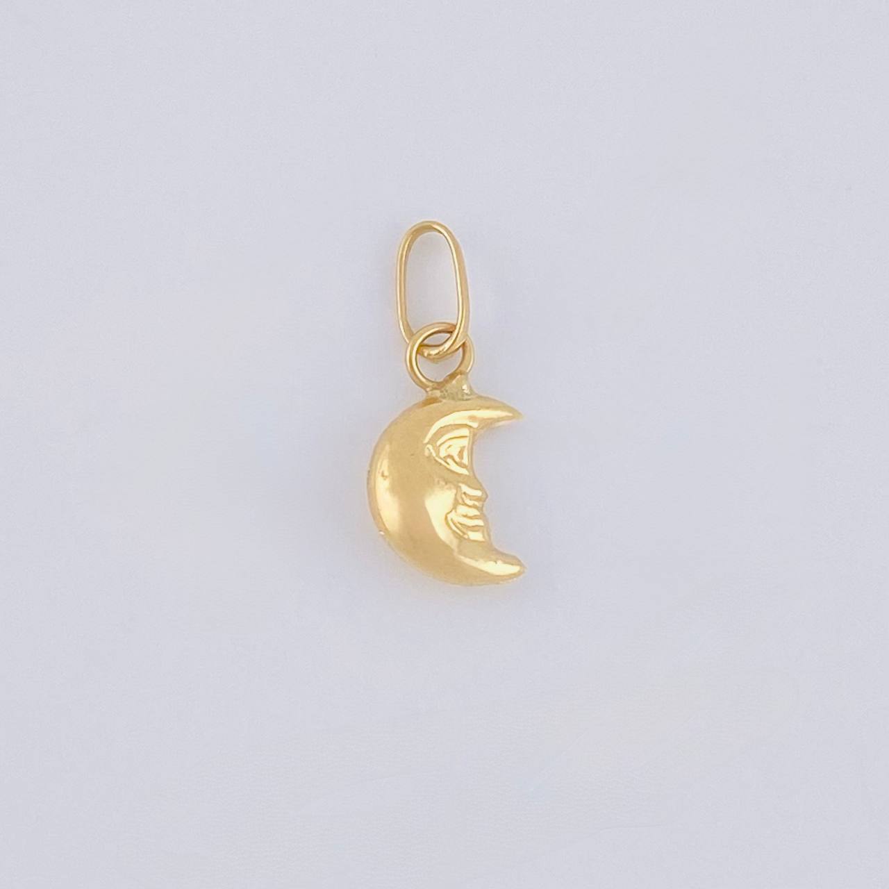 Pendant Half Moon 0.2 g / 1/2 in Yellow Gold 18K