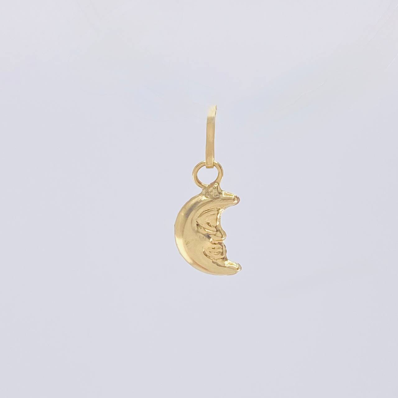 Pendant Half Moon 0.2 g / 1/2 in Yellow Gold 18K