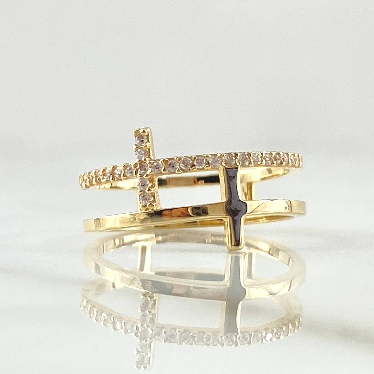 Double Cross Ring 2.65gr / Size 6 1/4 / 18K Gold ©