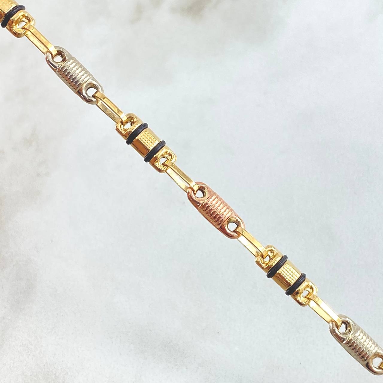 Pulso Rustico 5.45gr / 21cm / Oro 18K