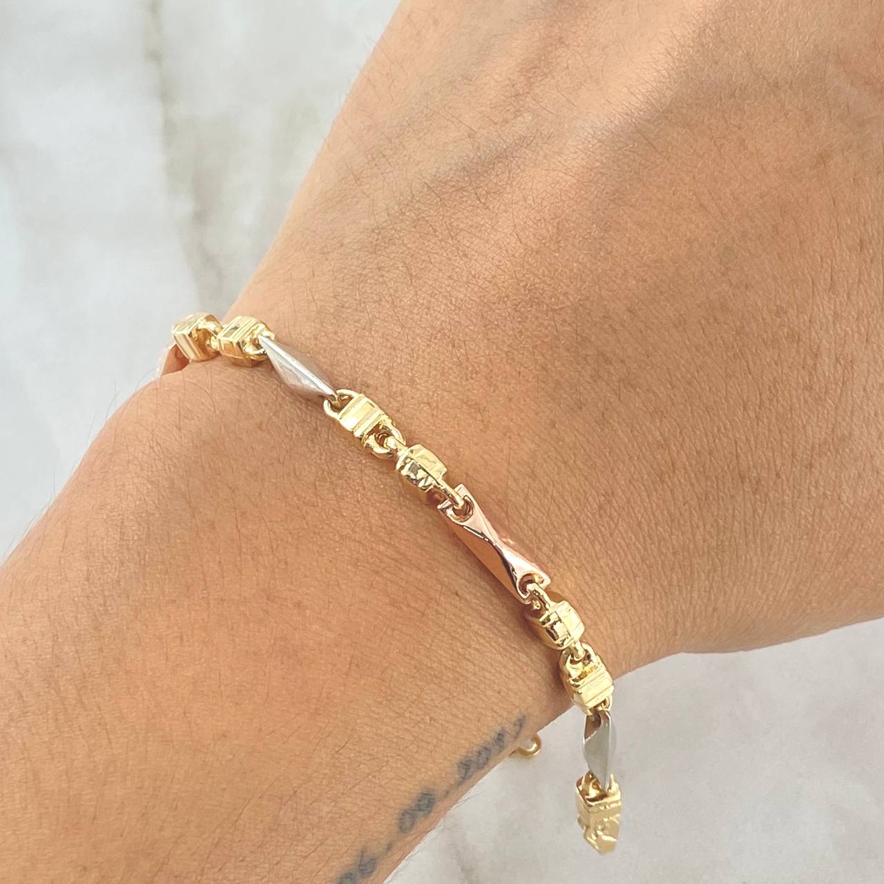 Pulso Rustico 6.5gr / 20cm / Oro 18K