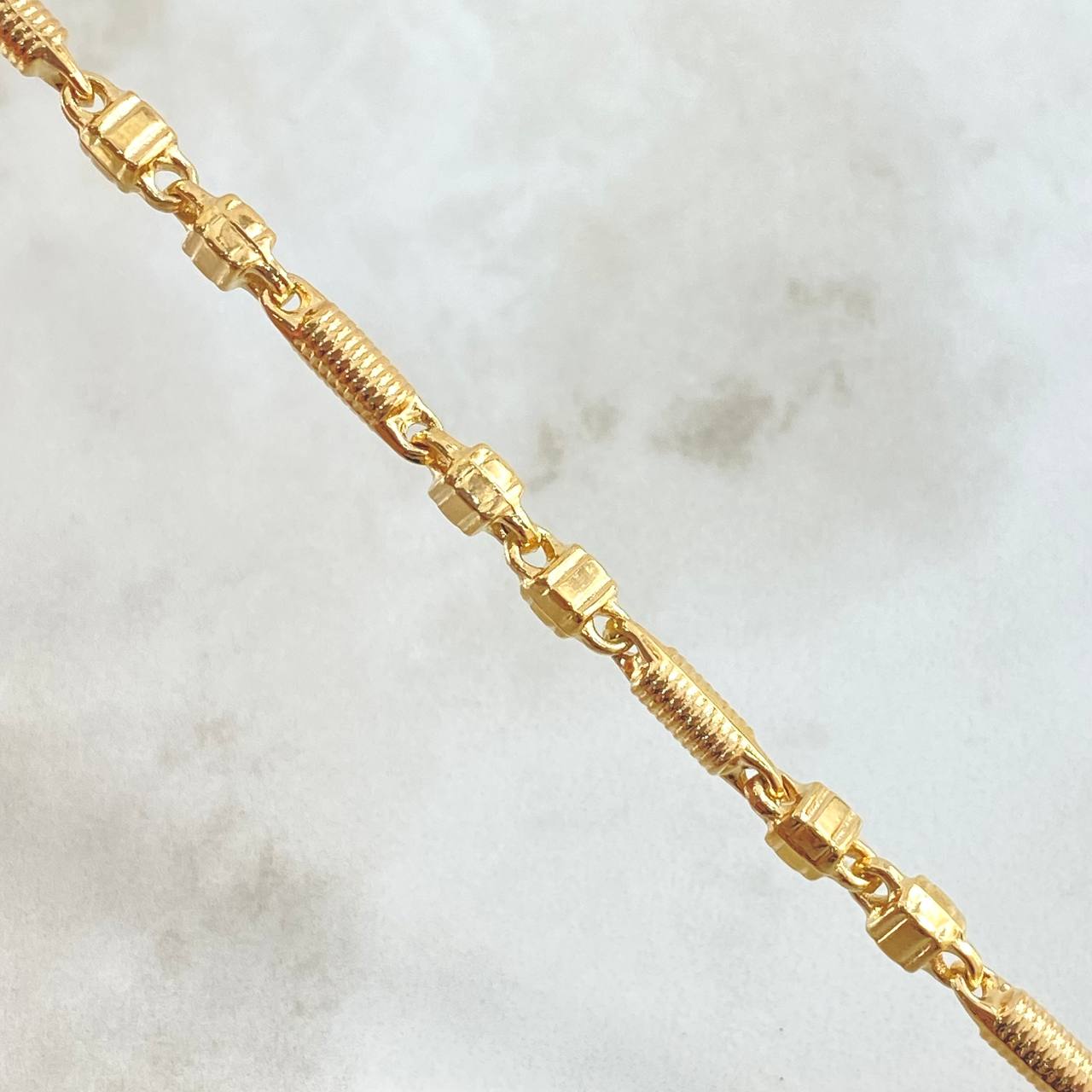 Pulso Rustico 6.25gr / 20cm / Oro 18K
