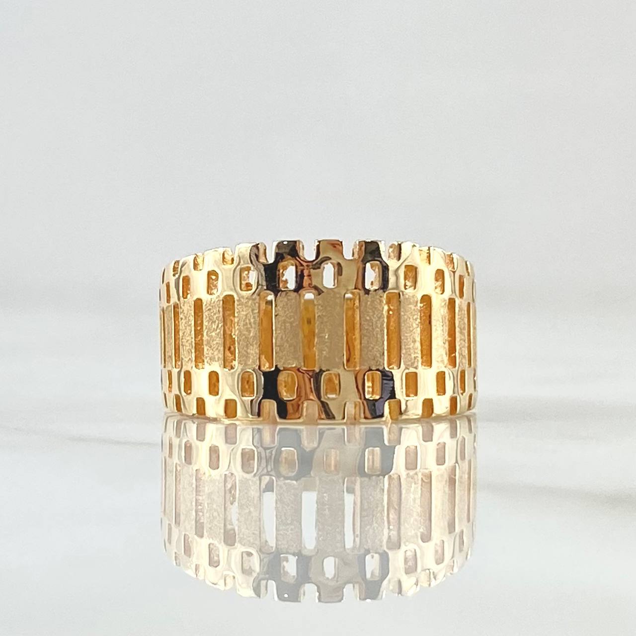 Rustic Maya Ring 4.8gr / Size 7 3/4 / 18K Gold ©