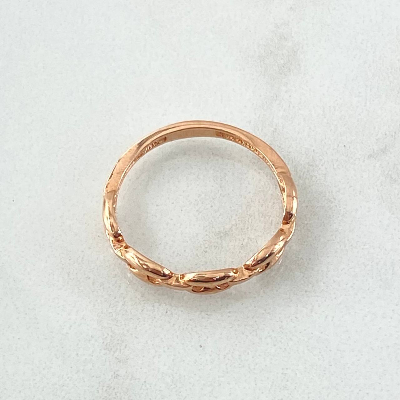 GC Ring 1.6gr / Size 5 3/4 / 18K Gold ©
