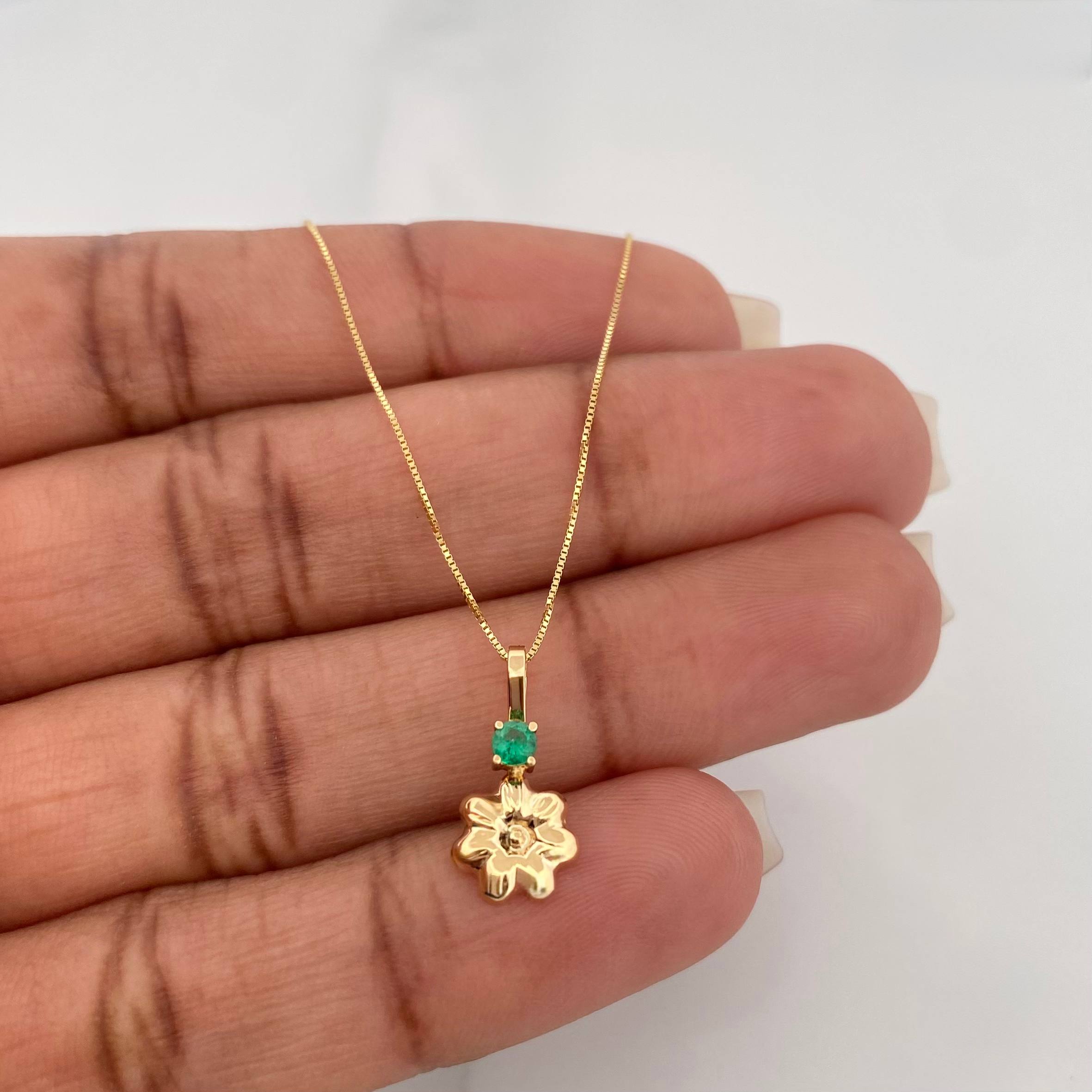 Set Cadena Veneciana + Dije Flor Esmeralda 06Pts / 1.3 g / 19 3/4 in Oro Amarillo 18K