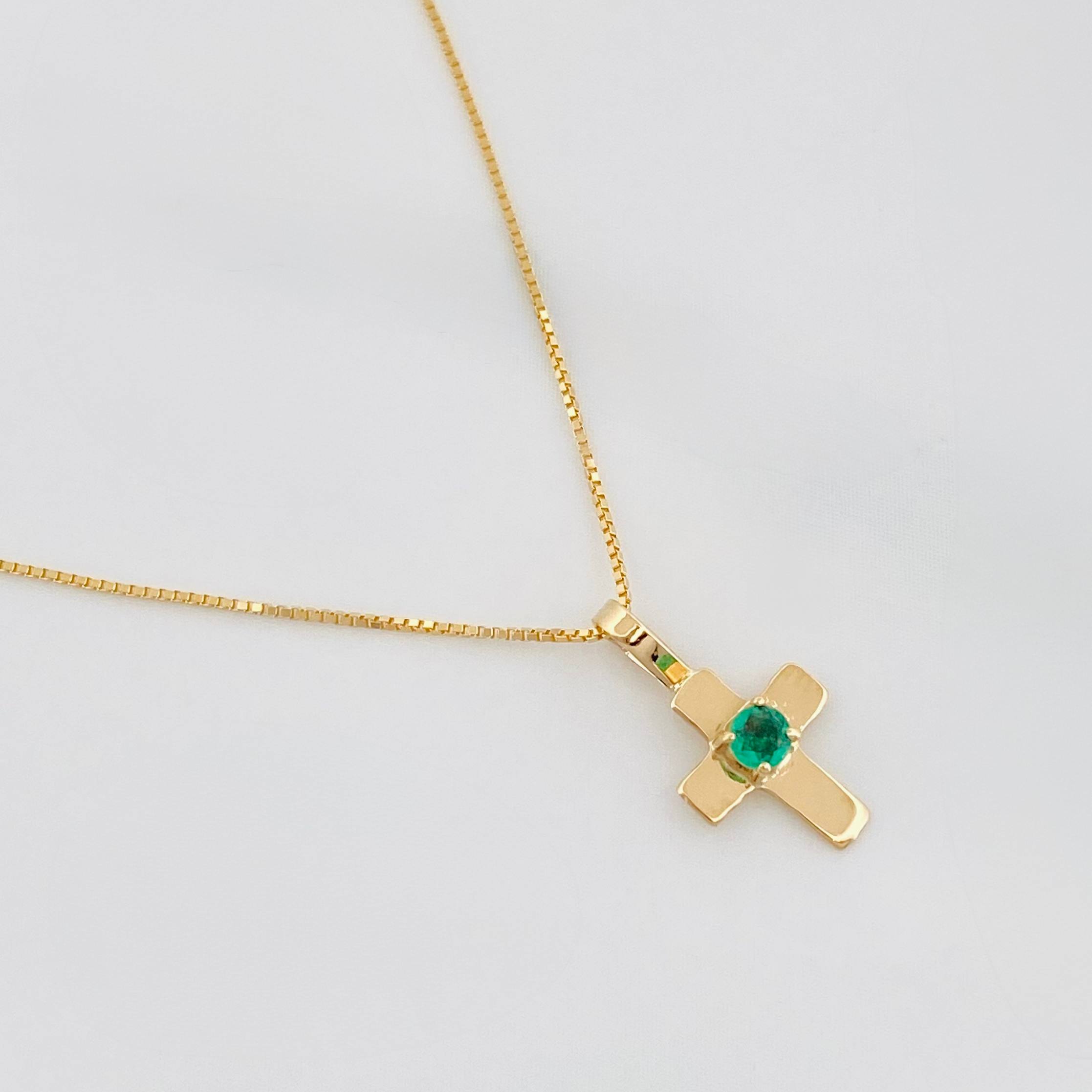Set Cadena Veneciana + Dije Cruz Esmeralda 05Pts / 1.25 g / 17 3/4 in Oro Amarillo 18K