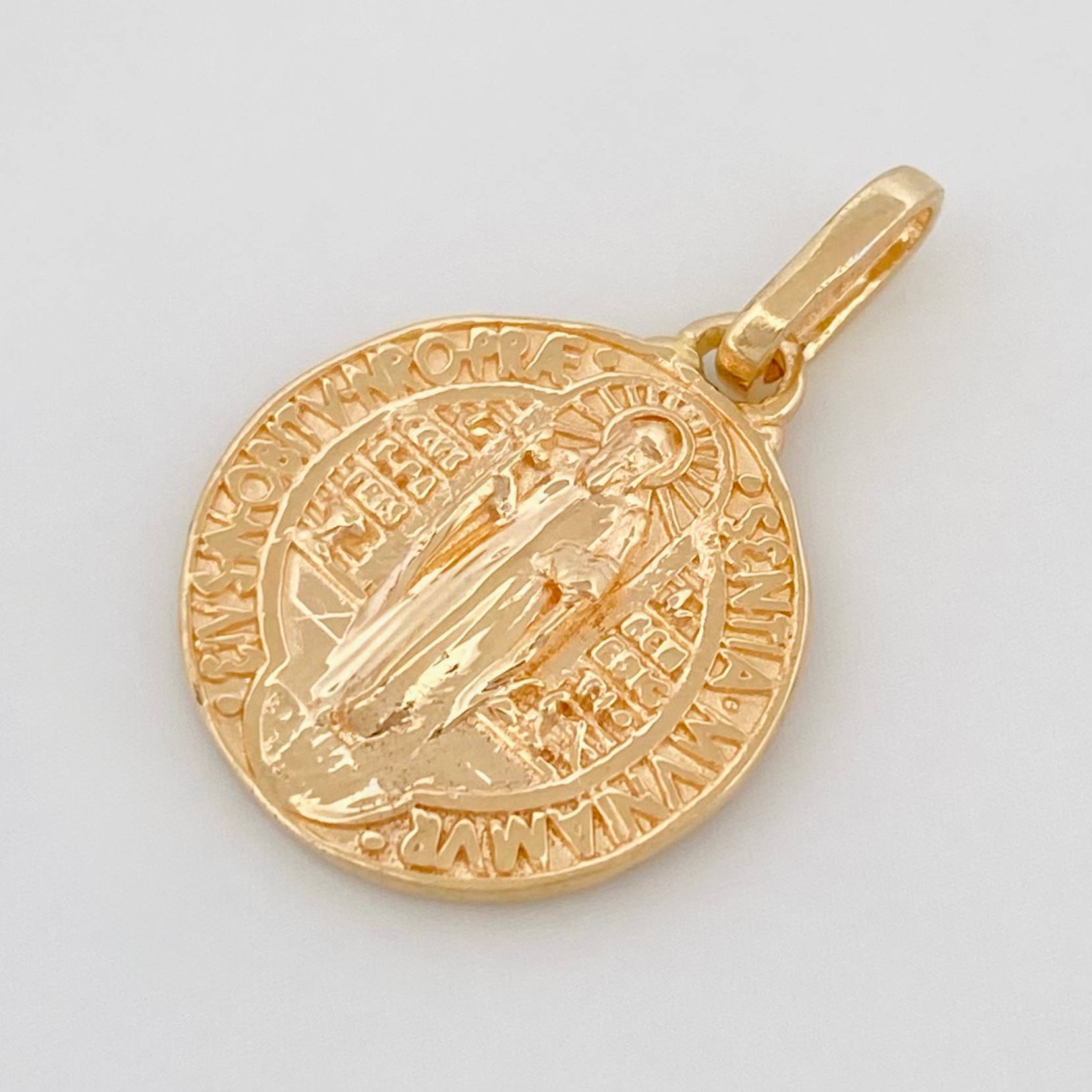 Dije San Benito 2.3 g / 3/4 in Oro Amarillo 18K