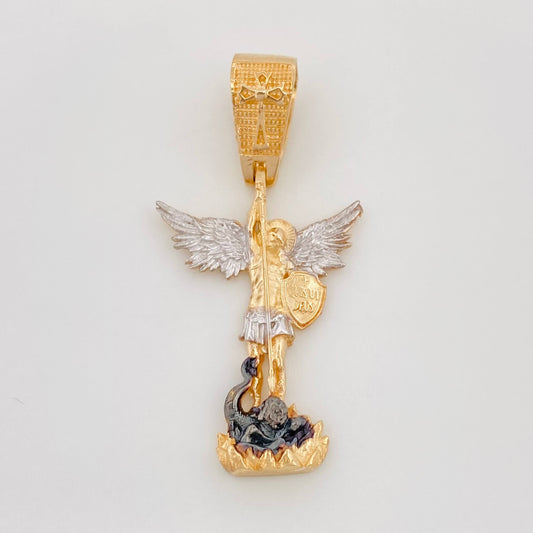 Dije San Miguel 5 g / 1 1/2 in Tres Oros Amarillo Blanco Negro 18K