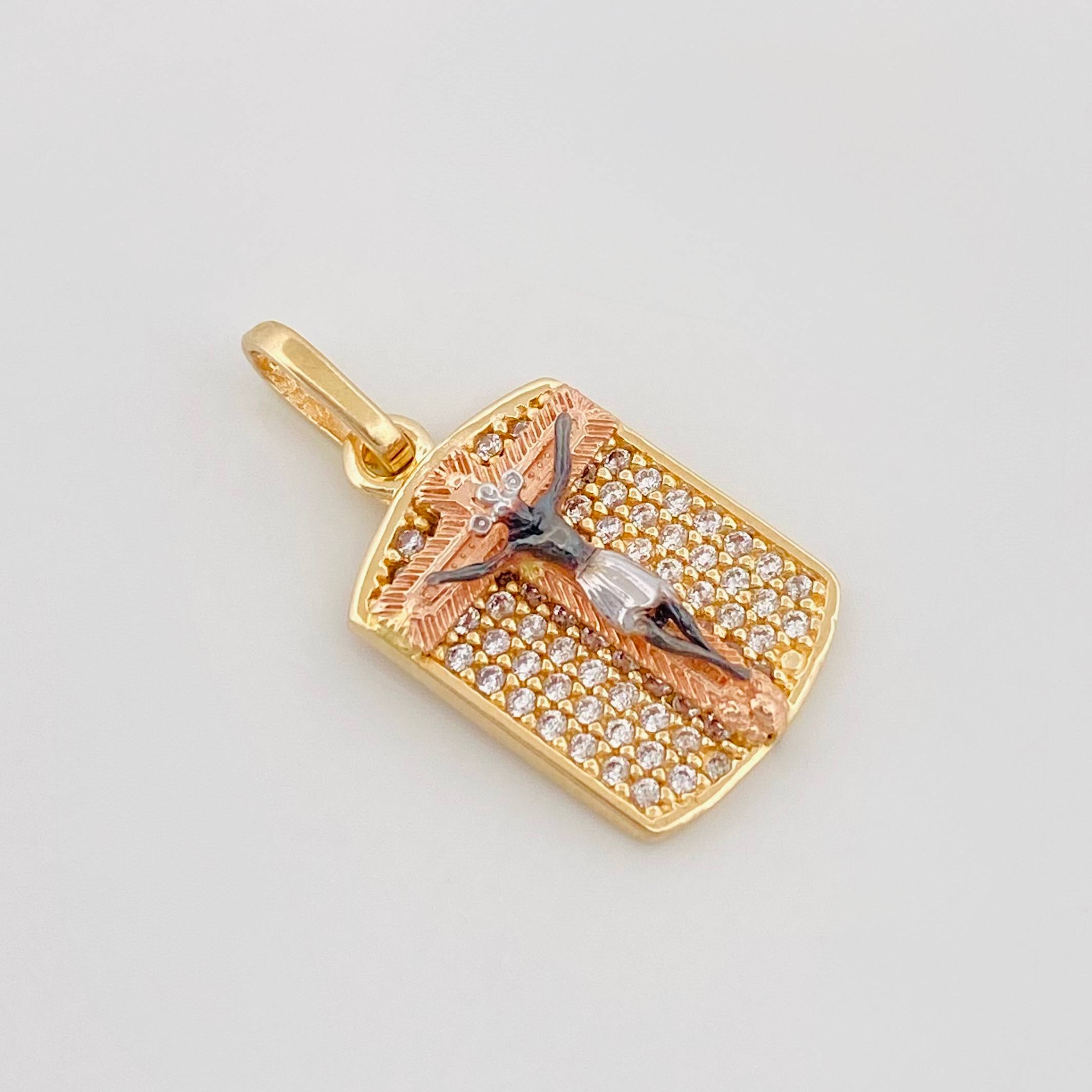 Pendant Christ 2.7 g / 3/4 in Three Golds 18K