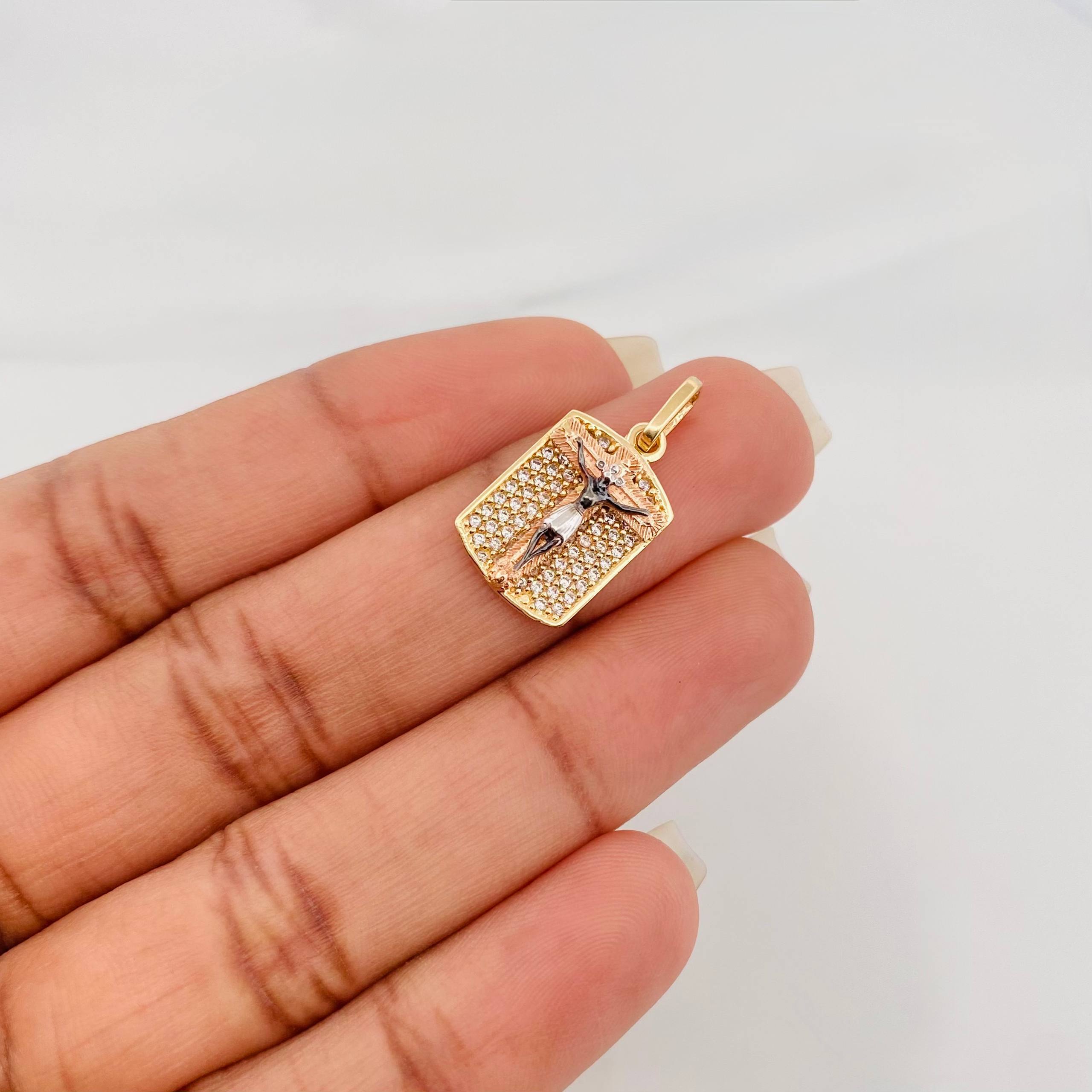 Pendant Christ 2.7 g / 3/4 in Three Golds 18K