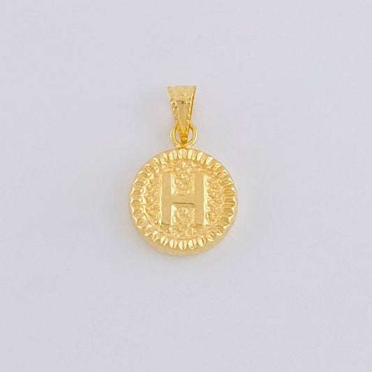 Dije Letra H Marco Bordeado 0.55g / 3/4 in Oro Amarillo 18K