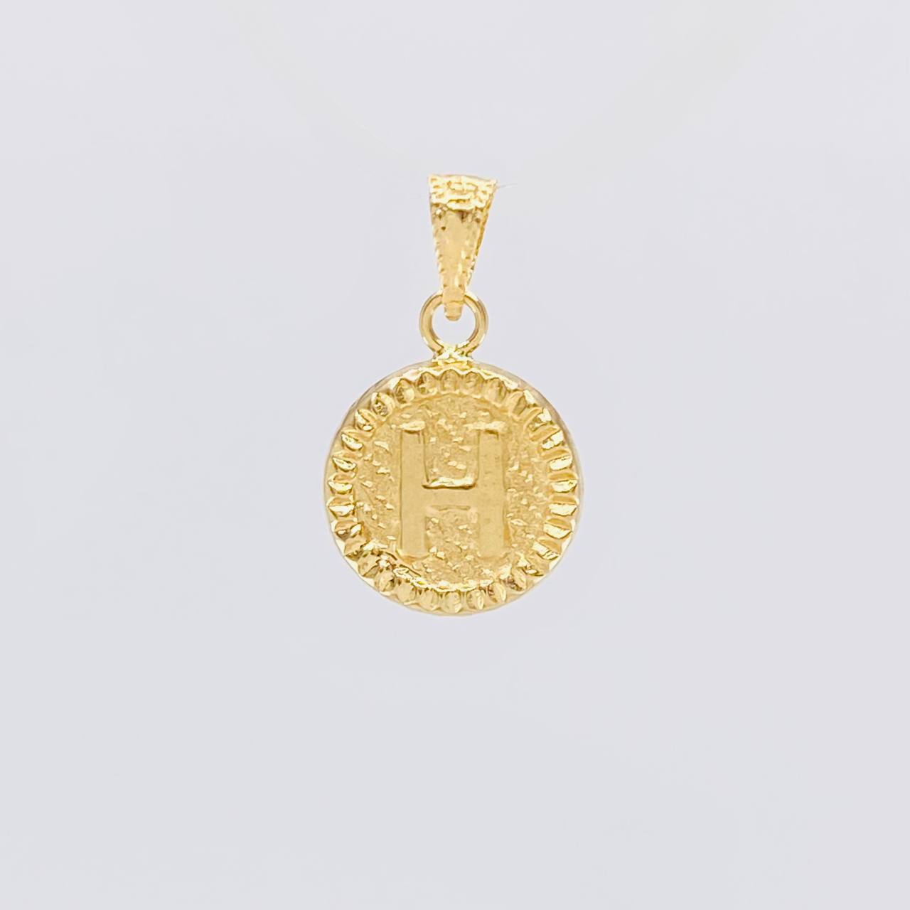 Dije Letra H Marco Bordeado 0.55g / 3/4 in Oro Amarillo 18K