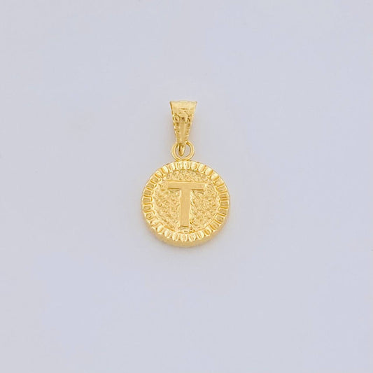 Dije Letra T Marco Bordeado 0.6g / 3/4 in Oro Amarillo 18K