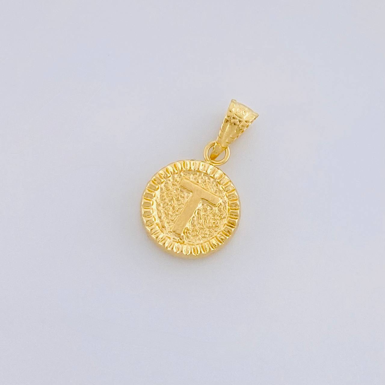 Pendant Letter T Framed Border 0.6g / 3/4 in 18K Yellow Gold