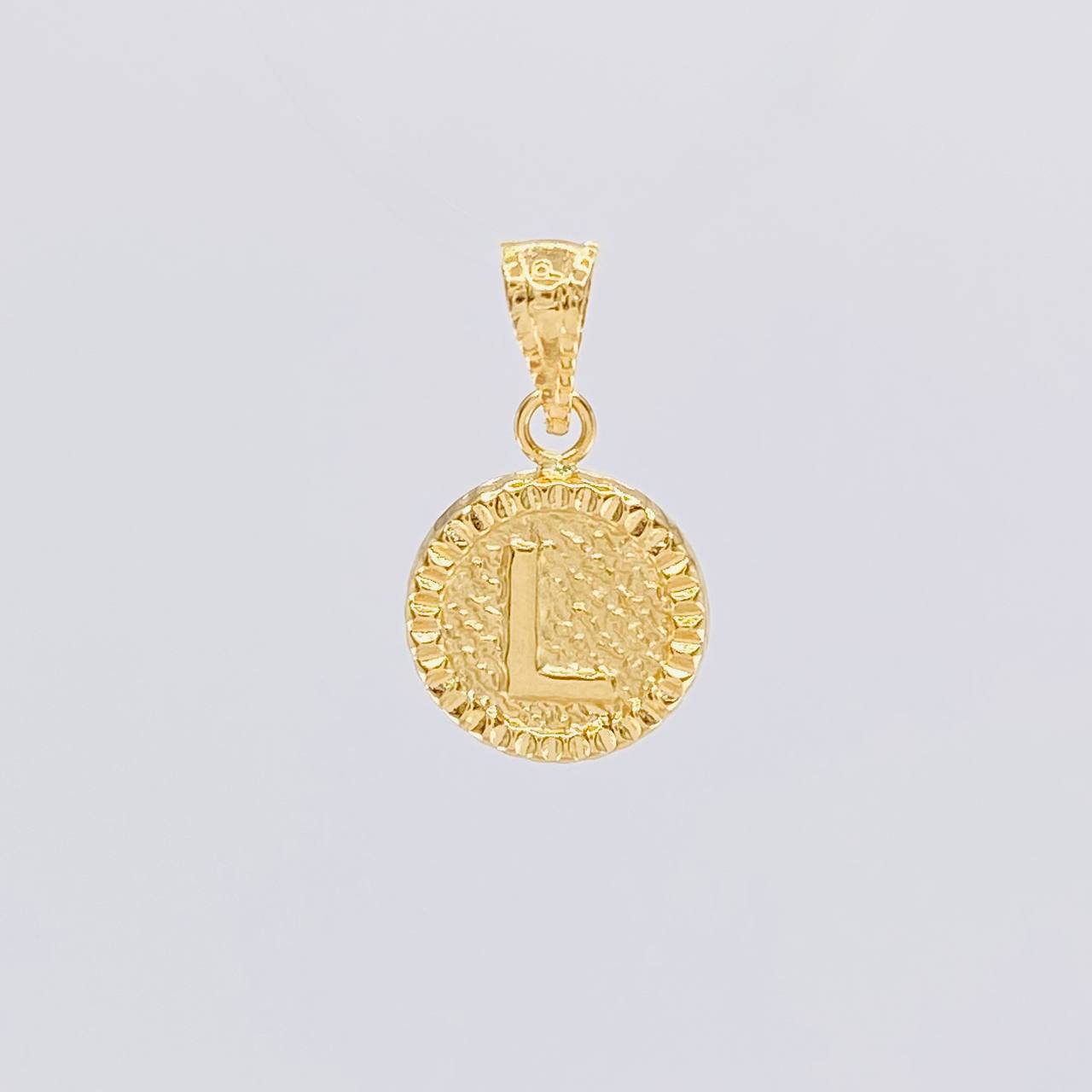 Pendant Letter L Framed Border 0.55g / 3/4 in Yellow Gold 18K