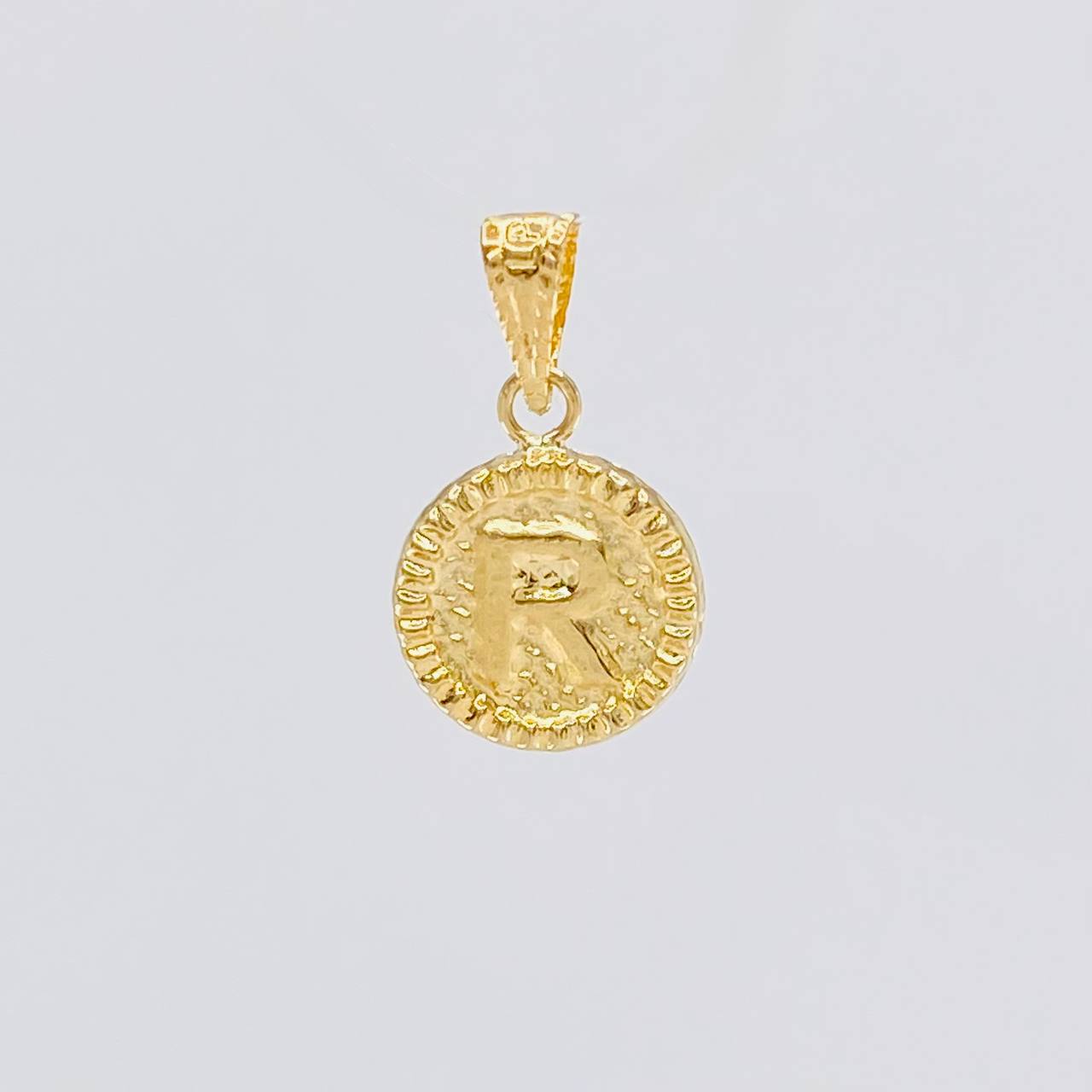 Dije Letra R Marco Bordeado 0.6g / 3/4 in Oro Amarillo 18K