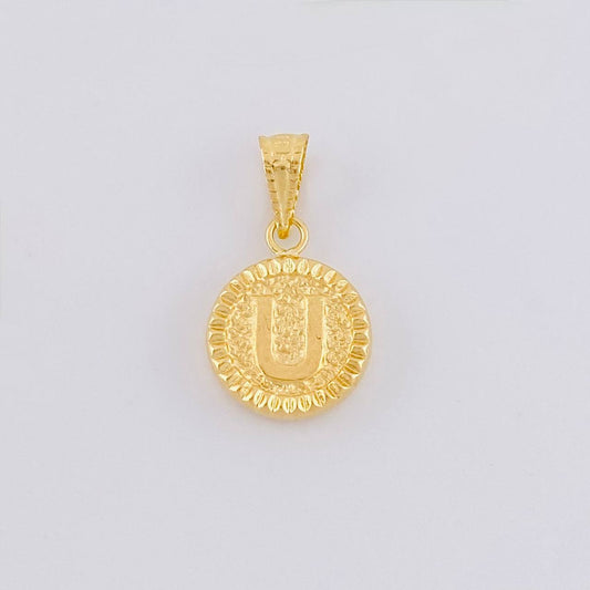 Dije Letra U Marco Bordeado 0.55g / 3/4 in Oro Amarillo 18K