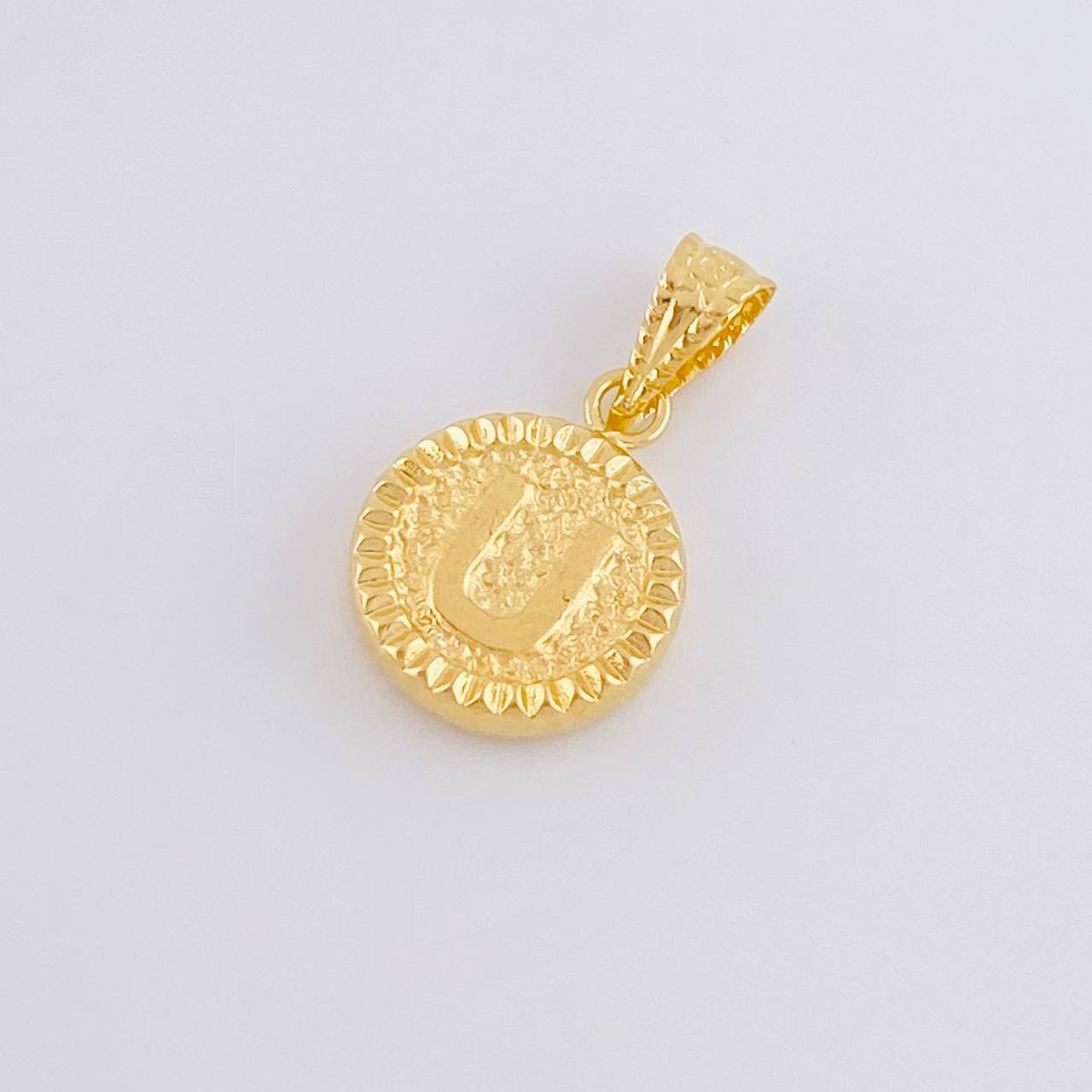 Pendant Letter U Framed Border 0.55g / 3/4 in Yellow Gold 18K