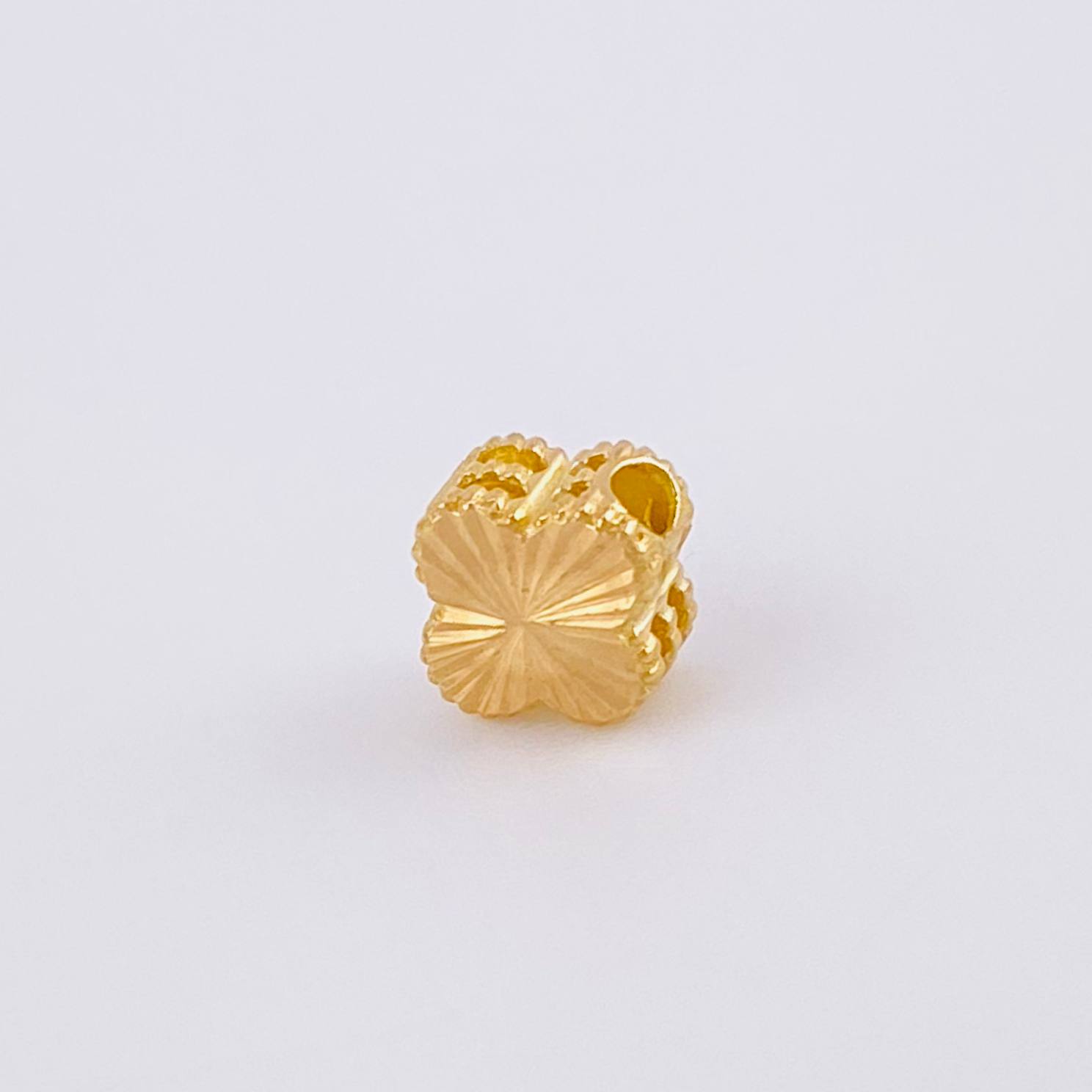 Herraje Trébol Diamantado 0.25g / 1/4 in Oro Amarillo 18K