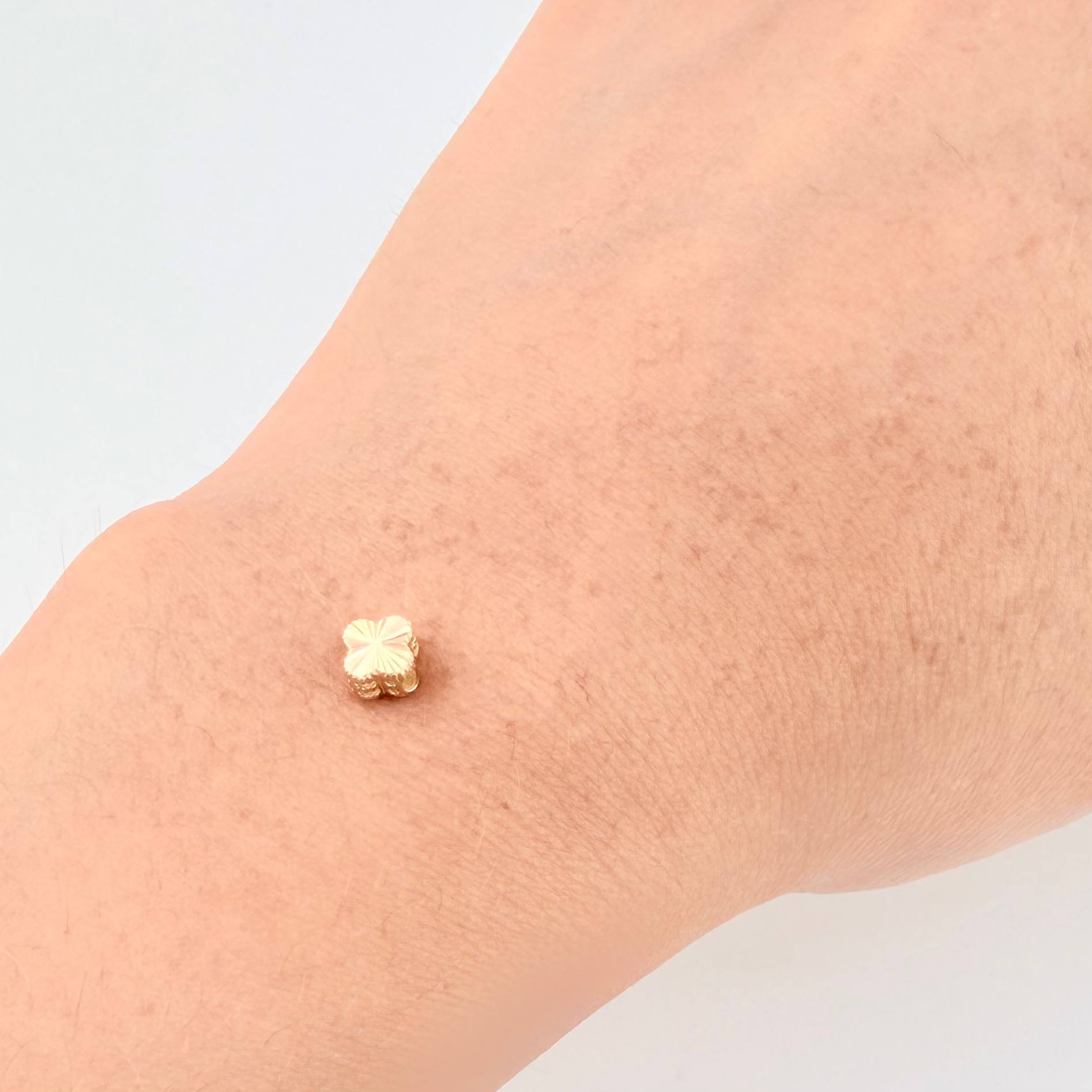 Herraje Trébol Diamantado 0.25g / 1/4 in Oro Amarillo 18K