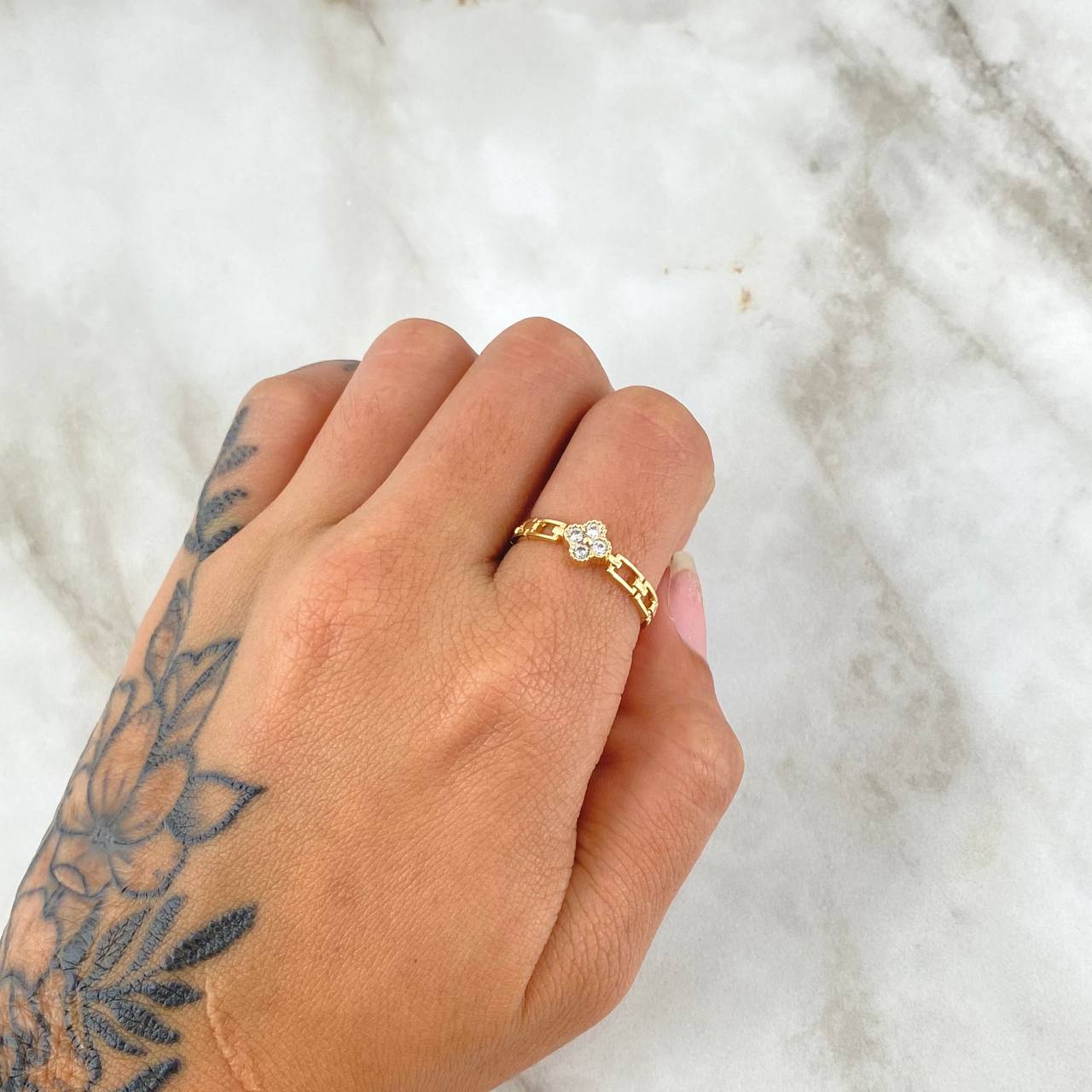 Flower Ring with Dotted Hollow Links 2gr / Size 7 1/4 / White Zircons 18K Yellow Gold