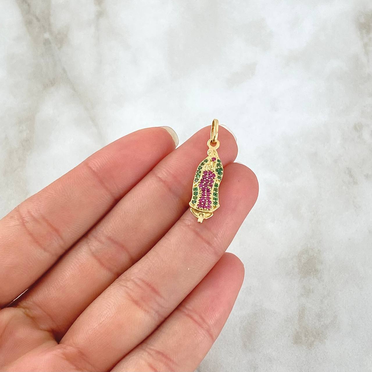 Dije Virgen Guadalupe 1.8gr / 2.8cm / Silueta - Circones Verdes Y Fucsias Oro Amarillo 18K