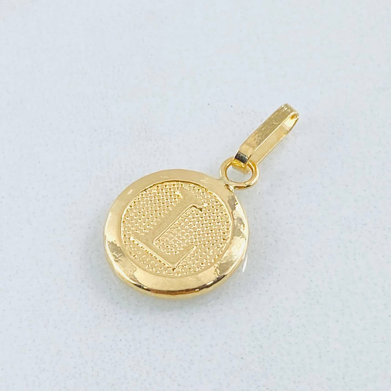 Pendant Letter L 0.65gr / 0.8in / 18K Gold