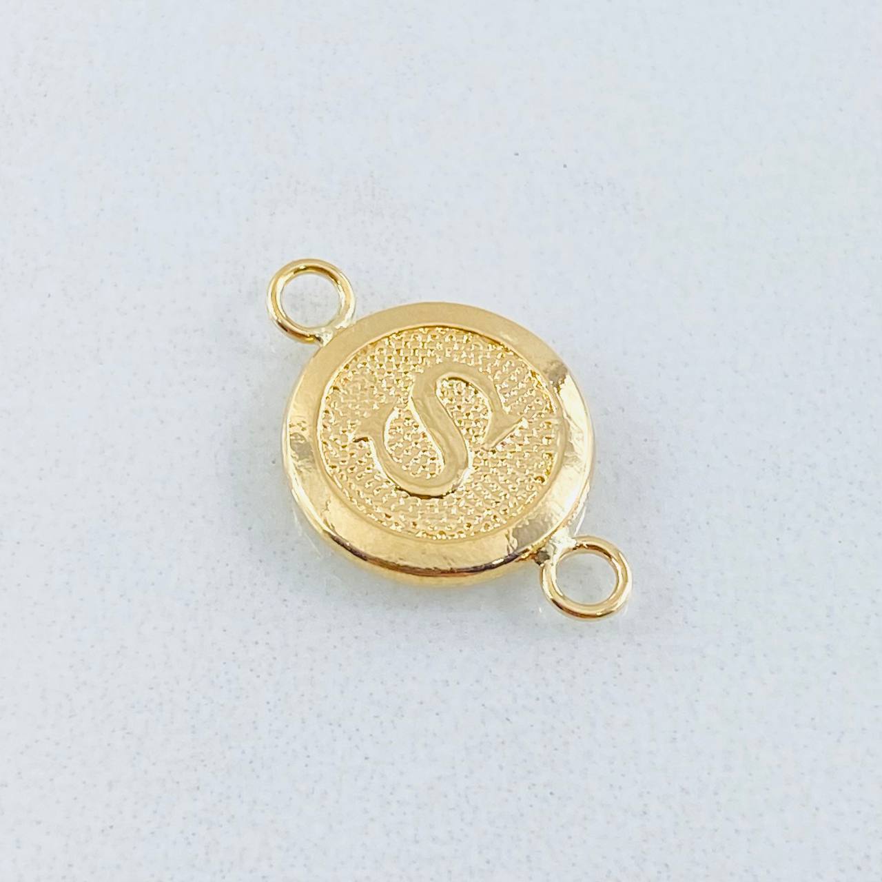 Herraje Letra S 0.6gr / 1.8cm / Oro Amarillo 18K