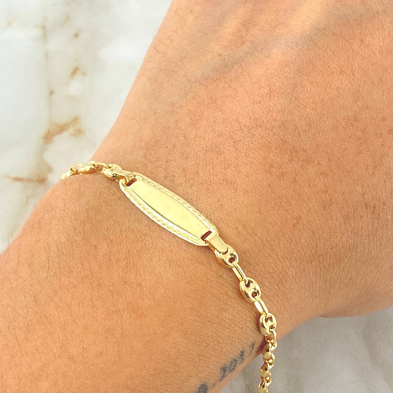 Baby Bracelet GC Oval Rectangular Plate 1.95gr / 5.3in-5.9in / 18K Gold