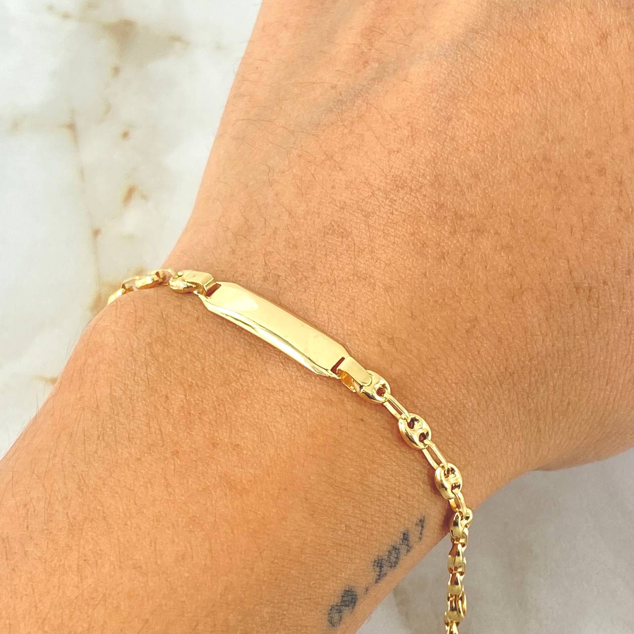 Baby Bracelet GC Rectangular Plate 1.95gr / 5.3in-5.9in / 18K Gold ©
