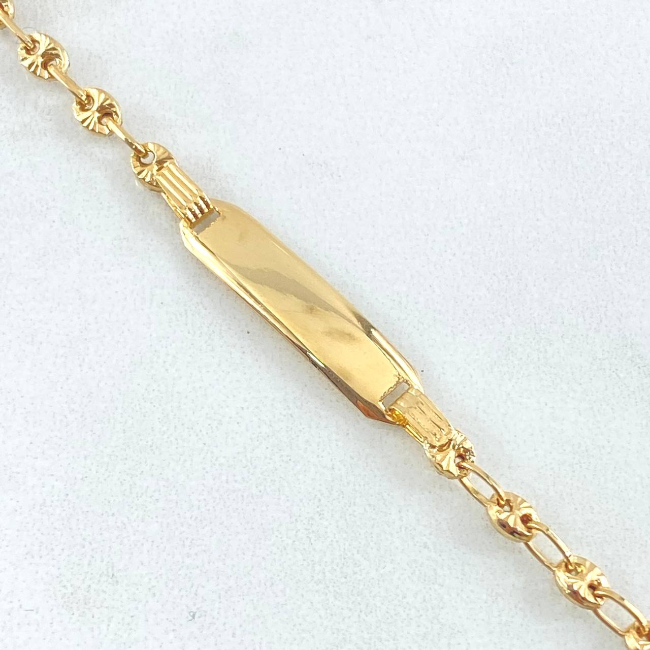 Baby Bracelet GC Rectangular Plate 2.6gr / 5.5in / 18K Gold ©