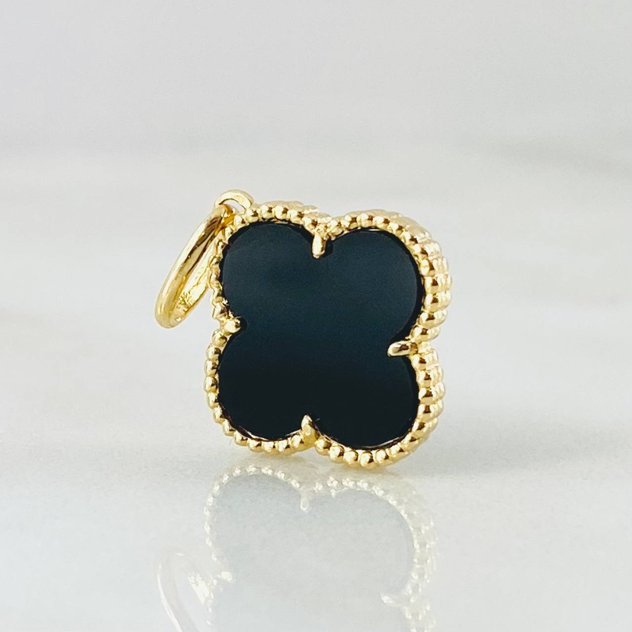 Clover Pendant Black 2gr / 3/4 in / 18K Yellow Gold Special Birthstone
