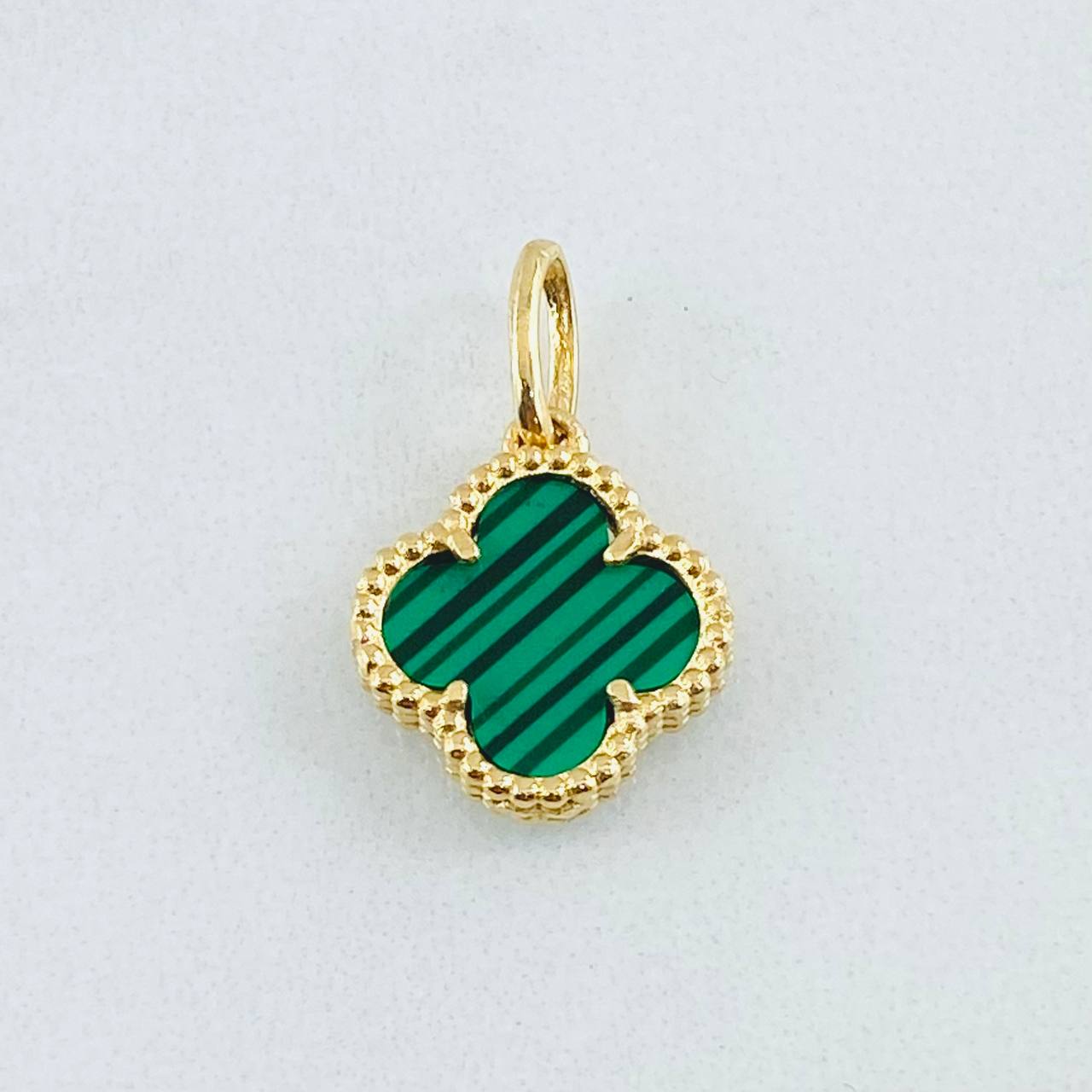 Clover Pendant Green 1.6gr / 3/4 in / 18K Gold