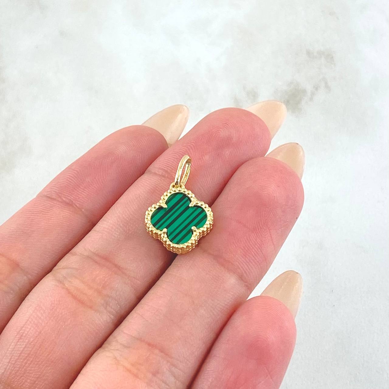 Clover Pendant Green 1.6gr / 3/4 in / 18K Gold