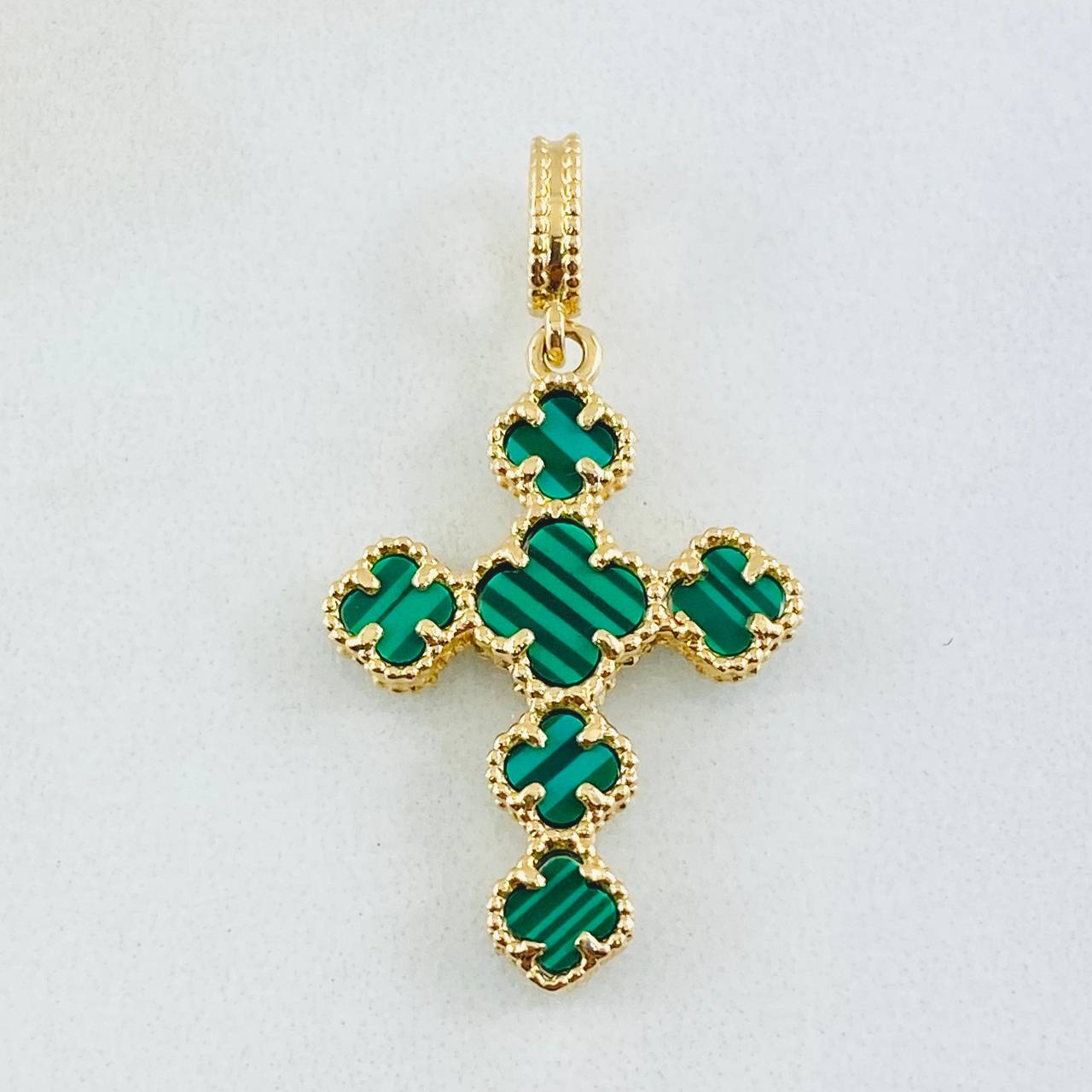 Dije Cruz Trebol Malaquita Verde 2.85gr / 1 1/4 in / Oro Amarillo Nac.Esp. 18K