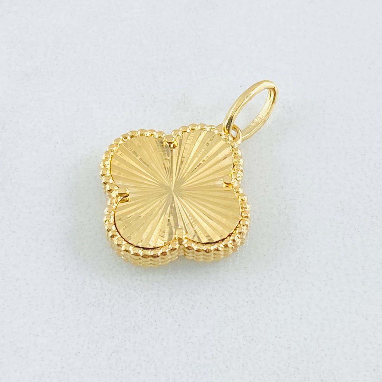 Clover Pendant Gold 2.6gr / 3/4 in / Yellow Gold Nac.Esp. 18K