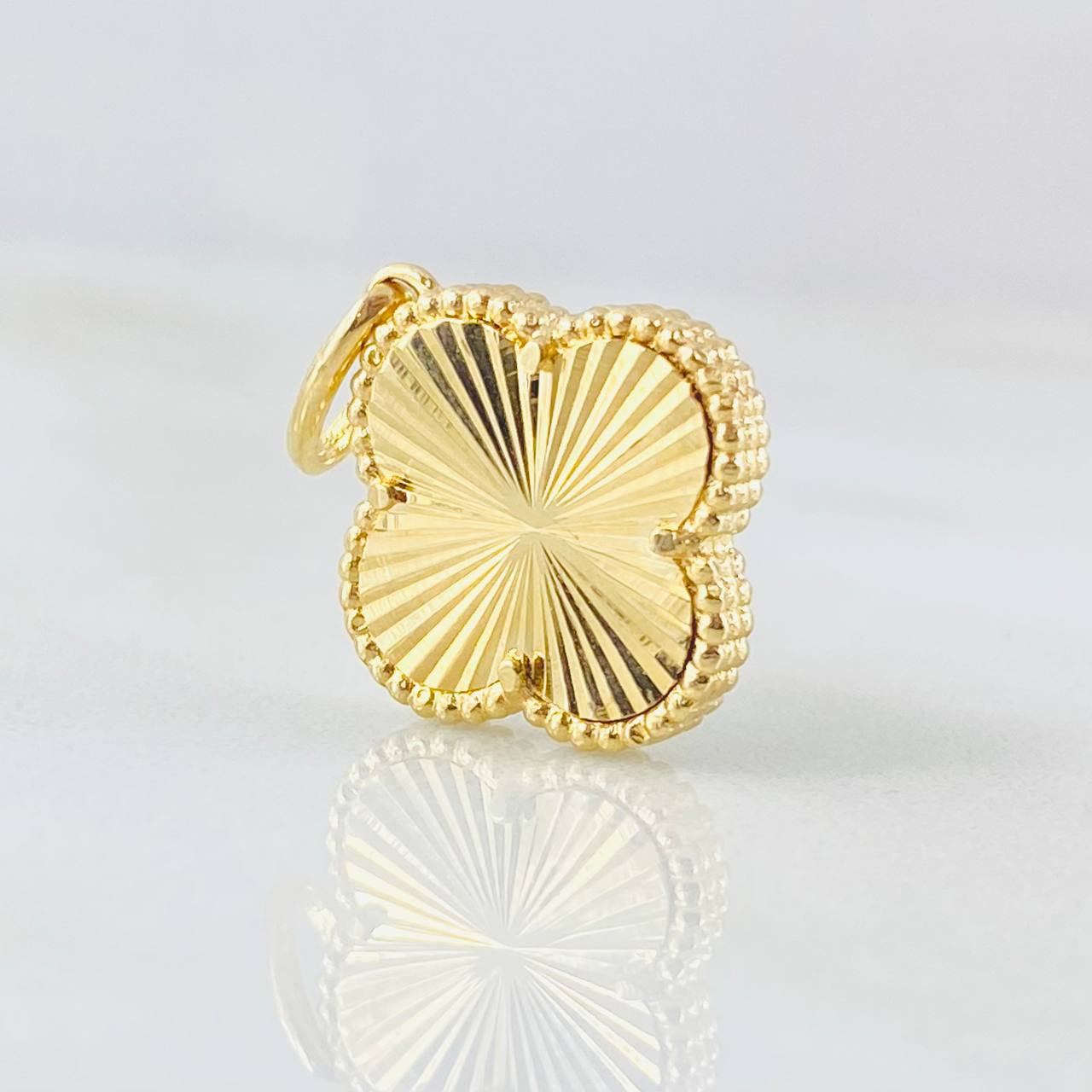 Clover Pendant Gold 2.6gr / 3/4 in / Yellow Gold Nac.Esp. 18K