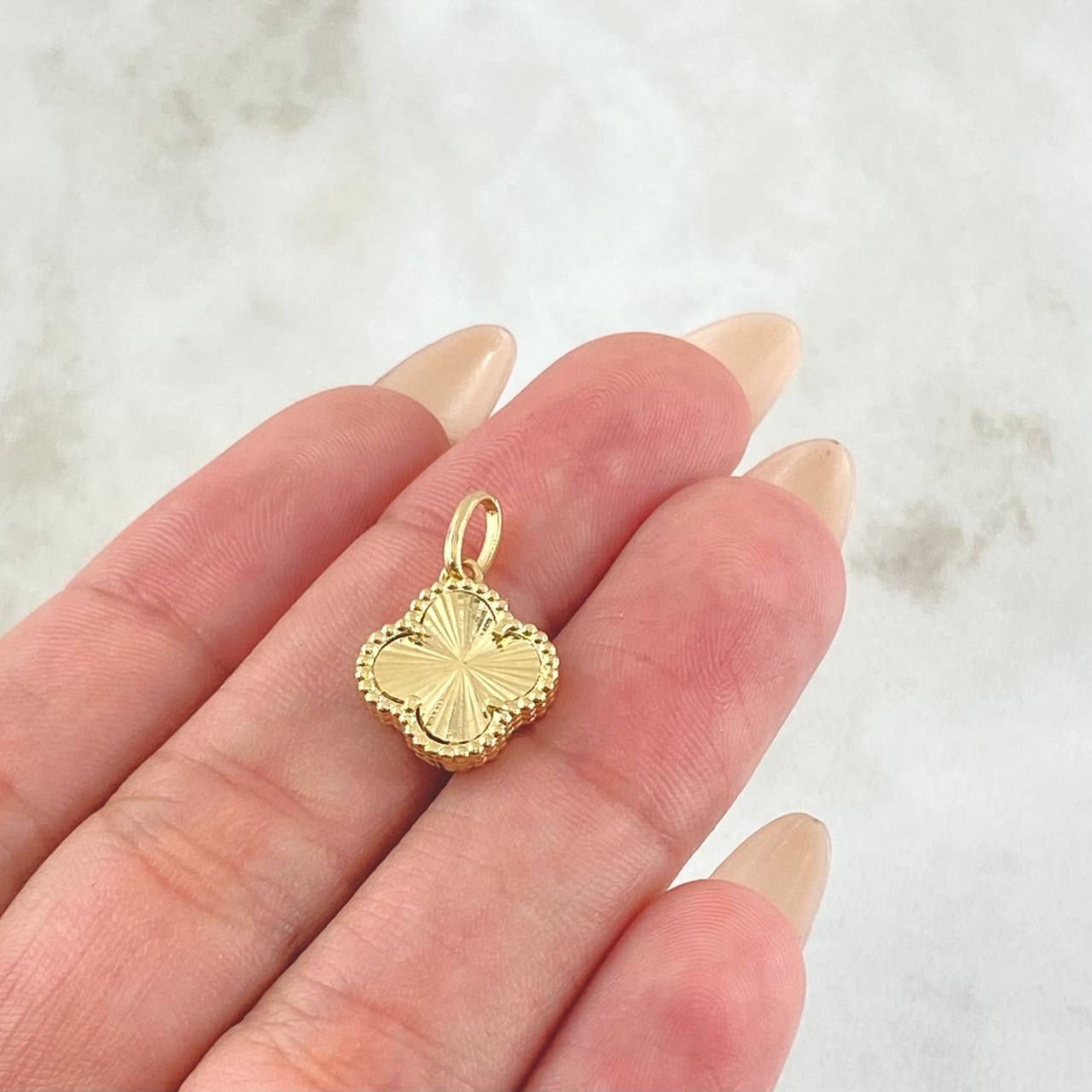 Clover Pendant 1.8gr / 3/4 in / 18K Yellow Gold Nac.Esp.