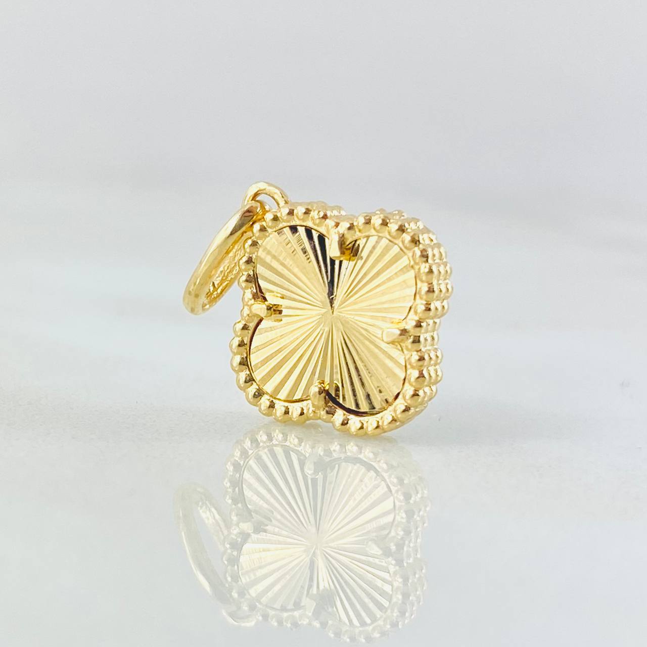 Clover Pendant 1.8gr / 3/4 in / 18K Yellow Gold Nac.Esp.