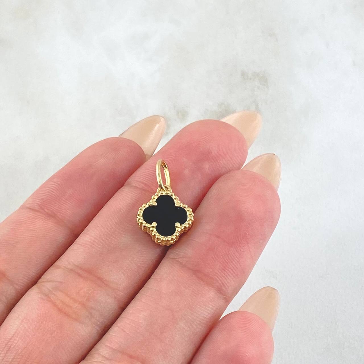 Dije Trebol Negro 1.2gr / 3/4 in / Oro Amarillo Nac.Esp. 18K