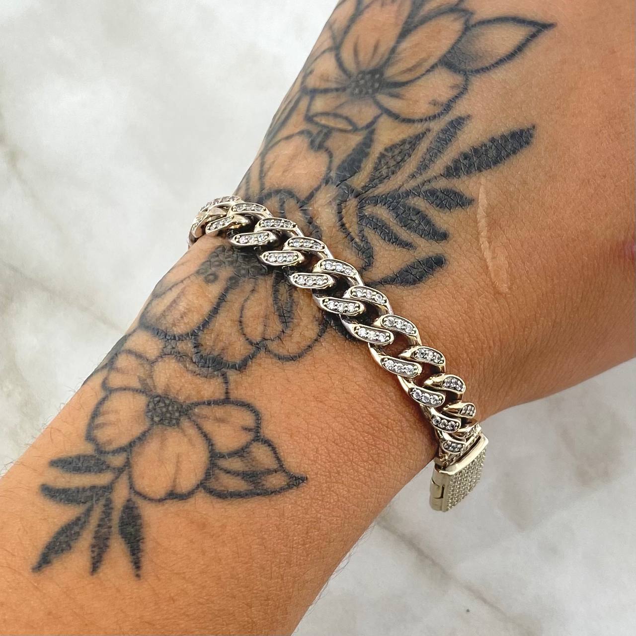Cuban Links Bracelet Thick 17.4gr / 20cm / 8mm Lobster Claw Box White Zirconia 18K White Gold