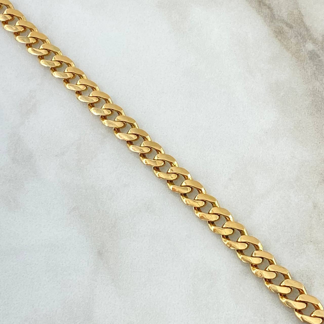 Pulso Cubano 9.35gr / 21.5cm / 6mm Oro Amarillo 18K