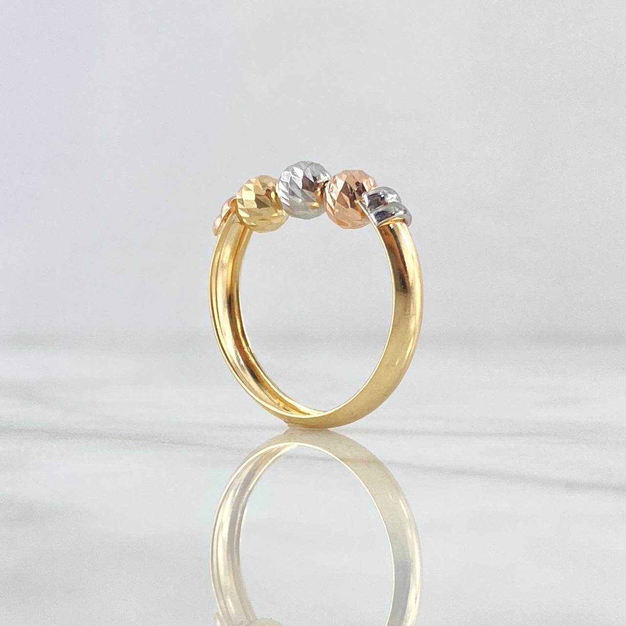 Anillo Trio de Bolas 1.7gr / T7 3/4 / 5mm Bolas Diamantadas Tres Oros 18K