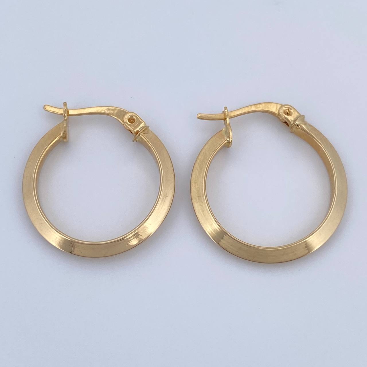 Clau Hoop Earrings 1.9gr / 3/4in / 18K Gold
