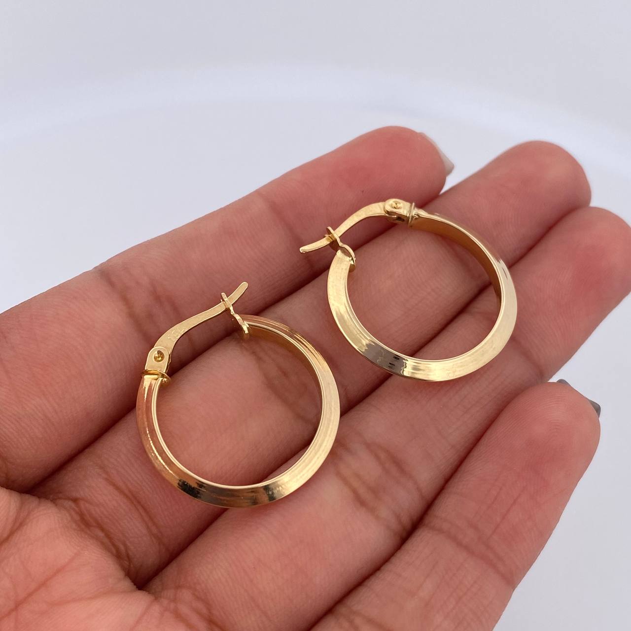 Clau Hoop Earrings 1.9gr / 3/4in / 18K Gold