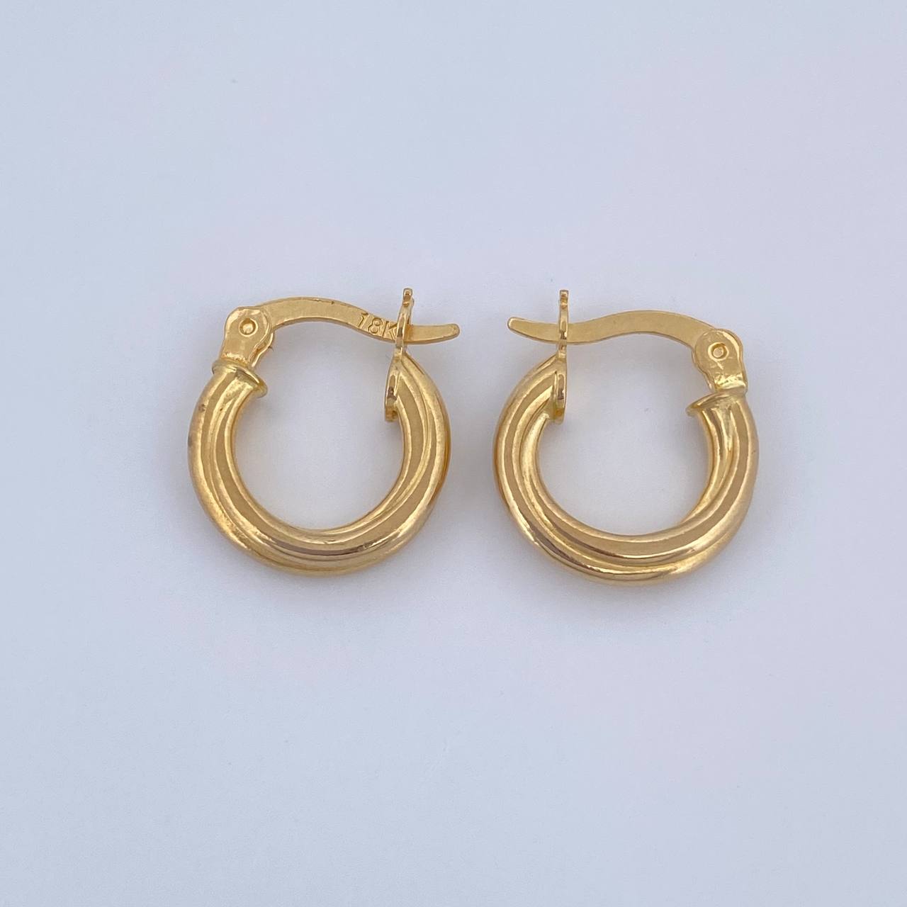 Hoop Earrings 1.5gr / 0.6in / 18K Gold &