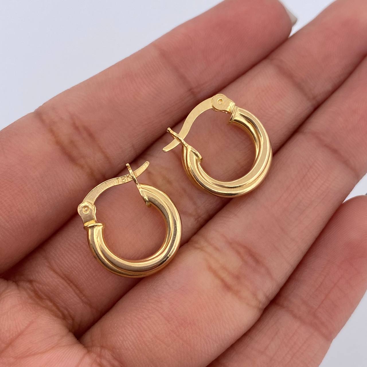 Hoop Earrings 1.5gr / 0.6in / 18K Gold &