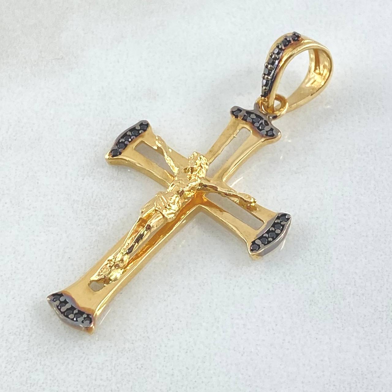 Pendant Christ Cross 3.35gr / 4.2cm / 18K Gold ©
